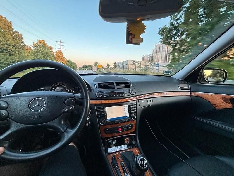 Gebraucht Mercedes E320 228 PS (167 kW) 2008 Schwarz Kombi