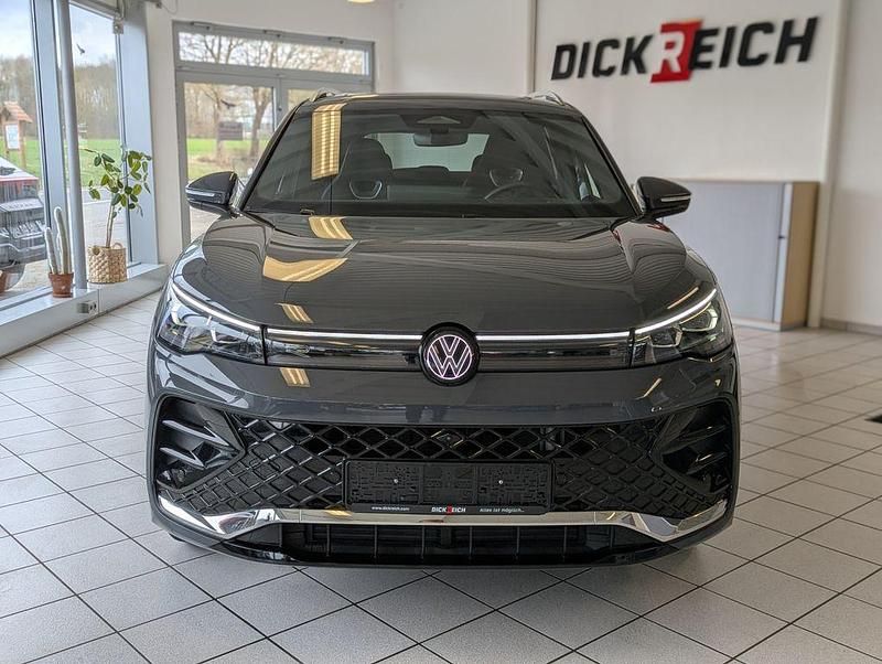 Gebraucht VW Tiguan R-line 193 PS (141 kW) 2025 Grau SUV