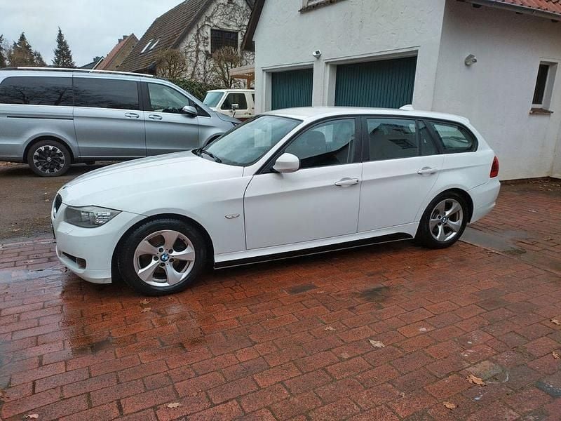 Gebraucht BMW 320 Efficient Dynamics 163 PS (119 kW) 2012 Weiß Kombi