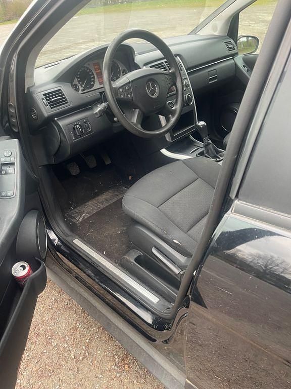 Gebraucht Mercedes B150 95 PS (69 kW) 2006 Schwarz Van / Kleinbus