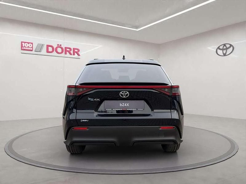 Neu Toyota bZ4X 164 kW (224 PS) 2026 Attitude back metallic SUV
