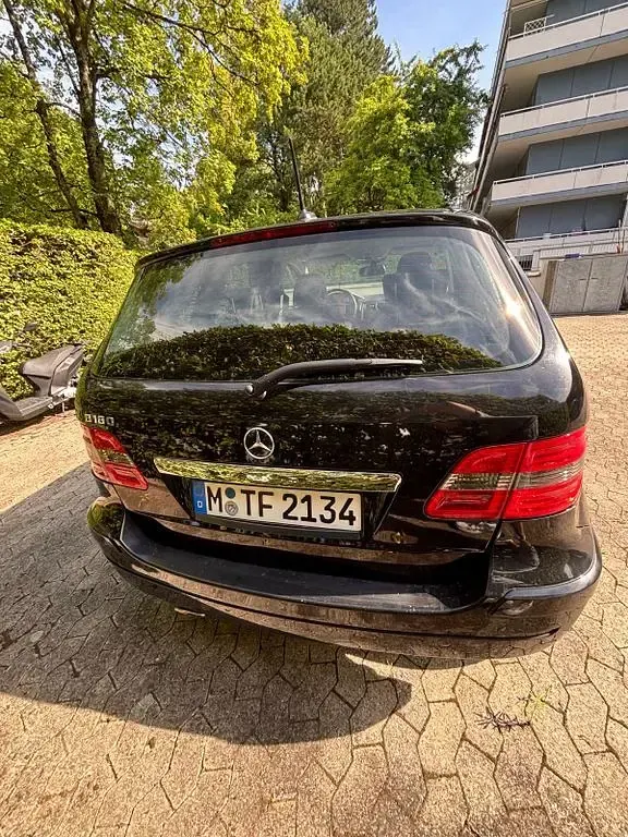 Gebraucht Mercedes B180 116 PS (85 kW) 2011 Schwarz Kleinwagen