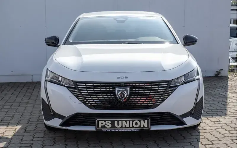 Gebraucht Peugeot 308 Allure 131 PS (96 kW) 2022 Weiß Limousine