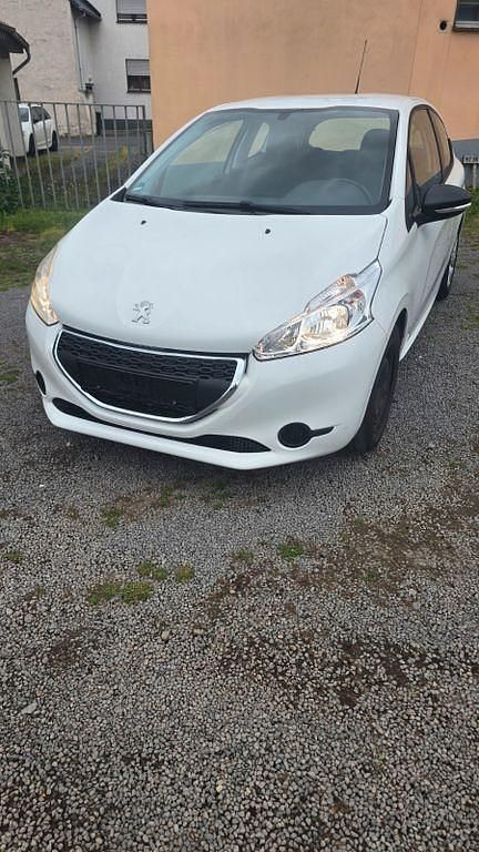 Weiß Gebraucht 2013 Peugeot 208 Active Kleinwagen | 5.100 € (Fairer Preis) - Bild 1/4