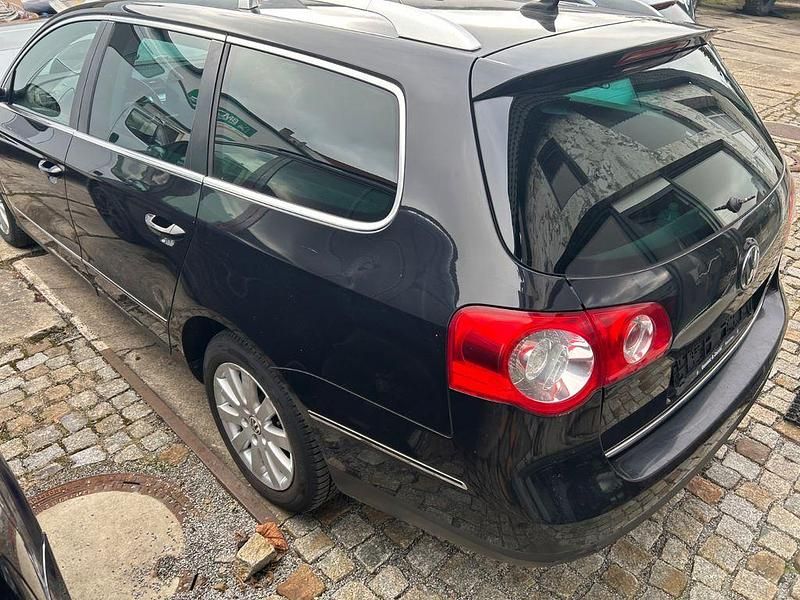 Gebraucht VW Passat Highline 140 PS (102 kW) 2009 Schwarz Kombi