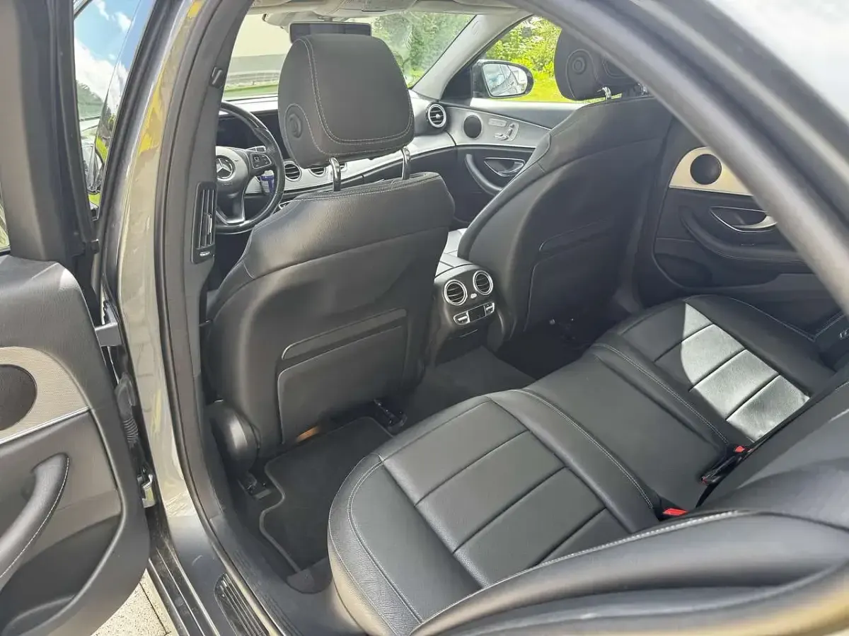 Gebraucht Mercedes E220 194 PS (142 kW) 2017 Grau Limousine