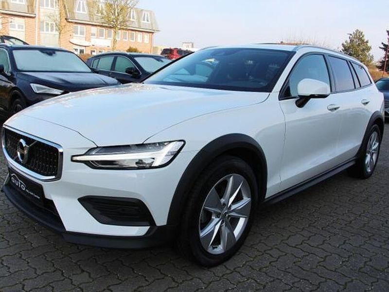 Gebraucht Volvo V60 CC 197 PS (144 kW) 2021 Weiß Kombi
