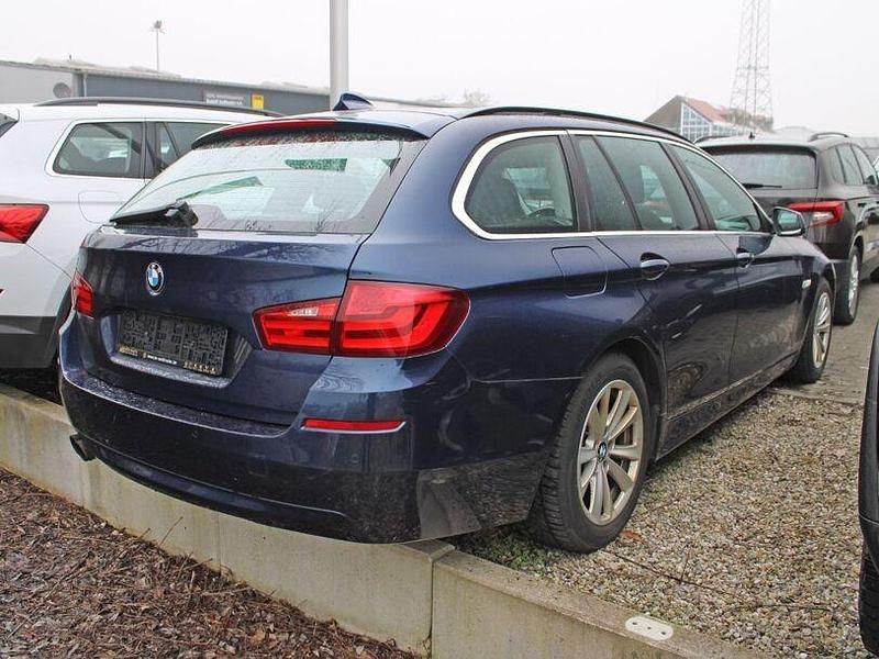 Gebraucht BMW 520 184 PS (135 kW) 2011 Tiefseeblau metallic Kombi