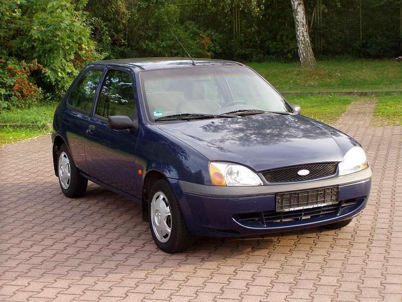 Blau Gebraucht 2001 Ford Fiesta Kleinwagen | 2.500 € - Bild 1/4