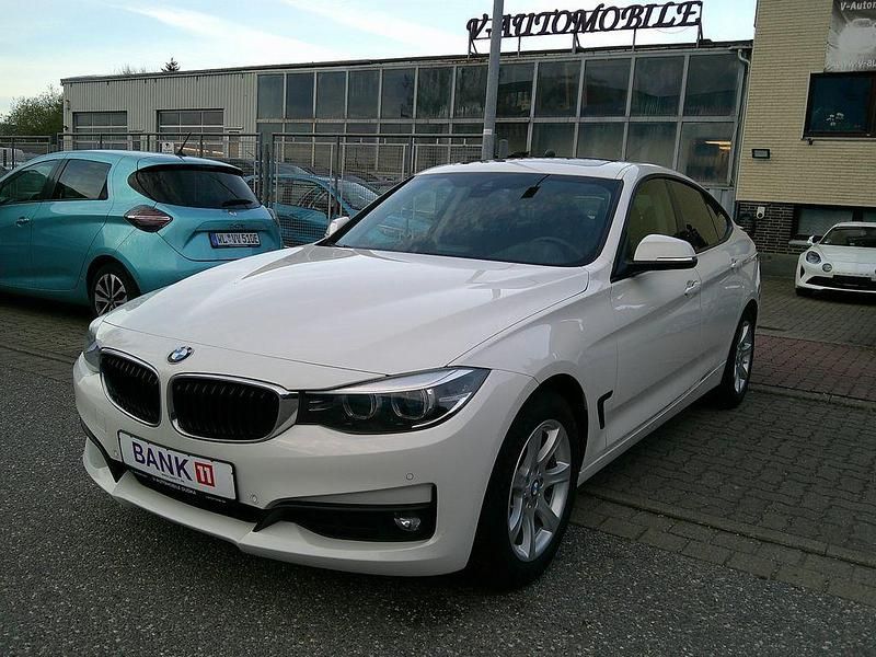 Gebraucht BMW 320 Sport Line 190 PS (139 kW) 2017 Weiß Limousine