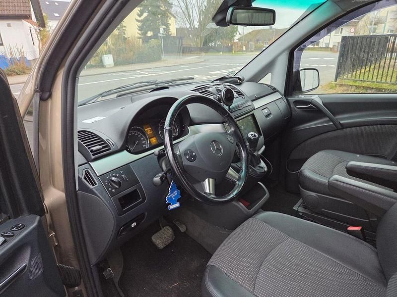 Gebraucht Mercedes Viano 224 PS (164 kW) 2011 Gold Van / Kleinbus