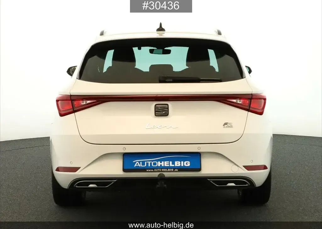 Używany Seat Leon FR 204 KM (150 kW) 2022 Biały Kombi