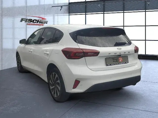 Używany Ford Focus Titanium 125 KM (91 kW) 2024 Biały Sedan/Limuzyna