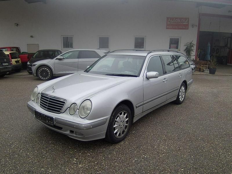 Gebraucht Mercedes E240 170 PS (125 kW) 2000 Silber Limousine