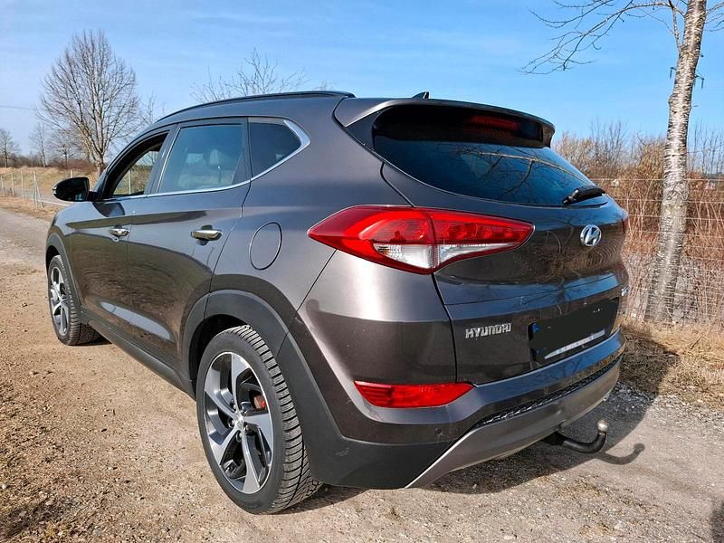 Gebraucht Hyundai Tucson 185 PS (136 kW) 2017 Braun SUV
