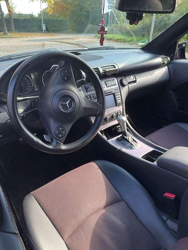 Gebraucht Mercedes 200 204 PS (150 kW) 2010 Schwarz Coupé