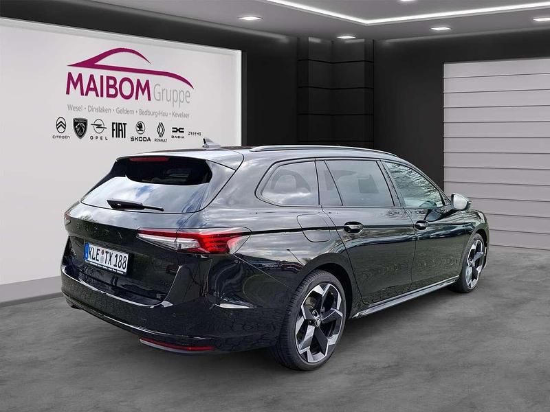 Gebraucht Skoda Superb SportLine 193 PS (141 kW) 2025 Ebony schwarz metallic Kombi