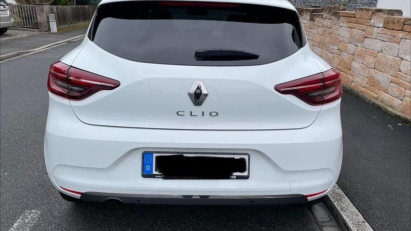 Gebraucht Renault Clio IV Intens 101 PS (74 kW) 2019 Weiß Kleinwagen