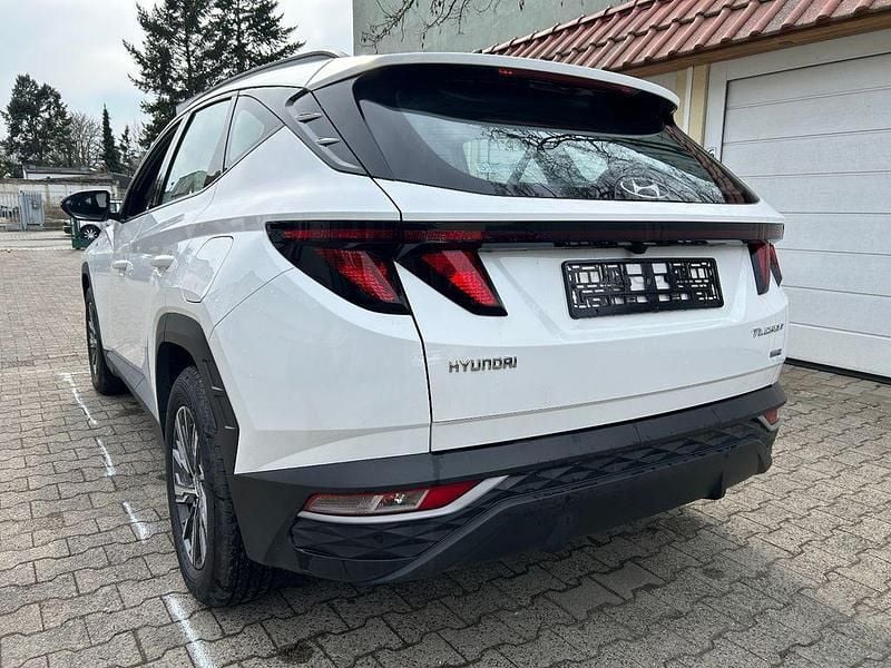 Gebraucht Hyundai Tucson Select 136 PS (100 kW) 2023 Weiß SUV