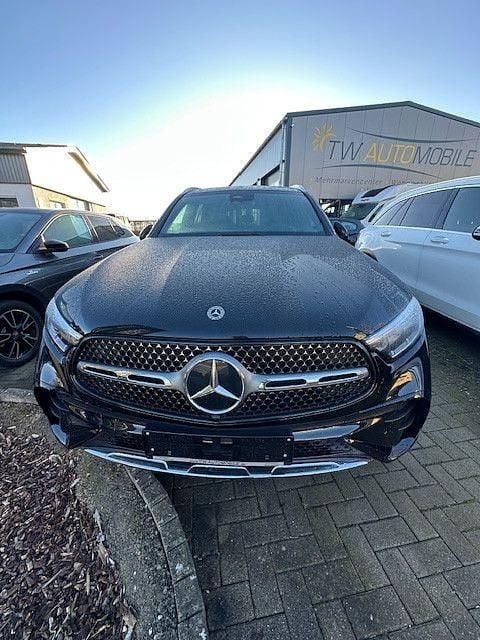 Gebraucht Mercedes GLC300 AMG 269 PS (197 kW) 2024 Schwarz SUV