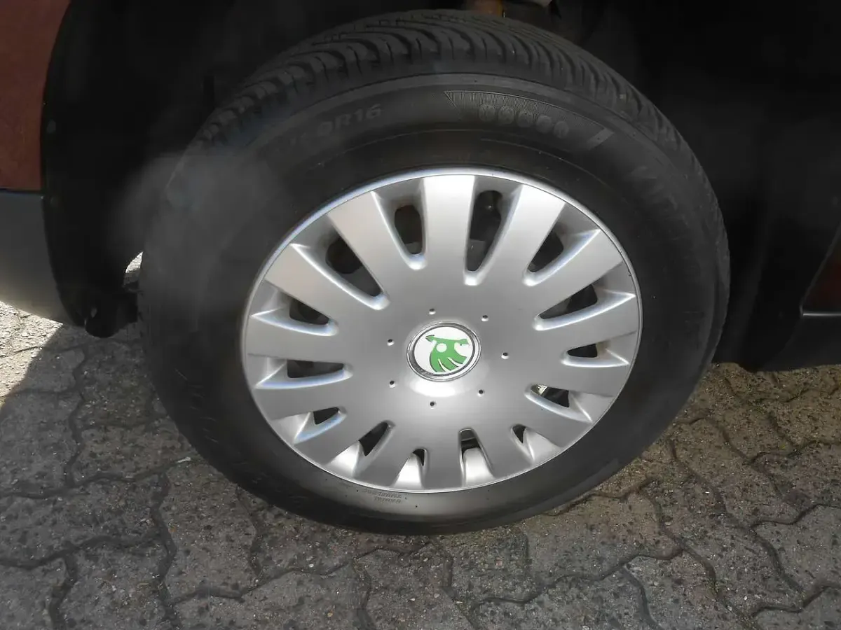 Gebraucht Skoda Yeti Ambition 105 PS (77 kW) 2011 Rot SUV