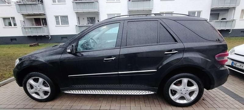 Gebraucht Mercedes ML280 190 PS (139 kW) 2008 Schwarz SUV