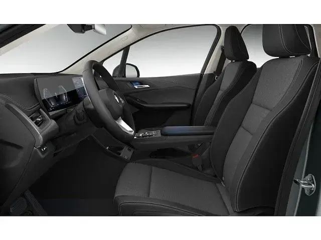 Gebraucht BMW 220 Active Tourer 170 PS (125 kW) 2025 Grau Van / Kleinbus