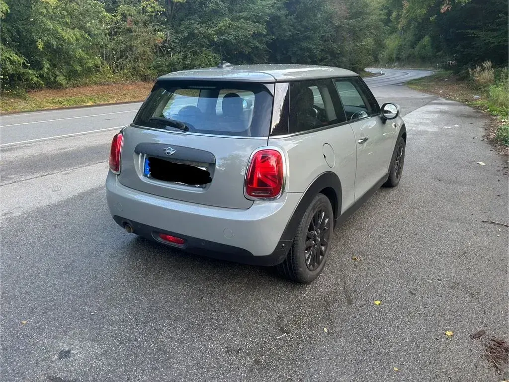 Usado Mini ONE 102 HP (75 kW) 2019 Cinzento Citadino