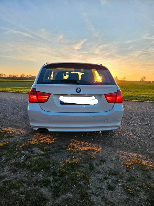 Gebraucht BMW 316 116 PS (85 kW) 2010 Weiß Kombi