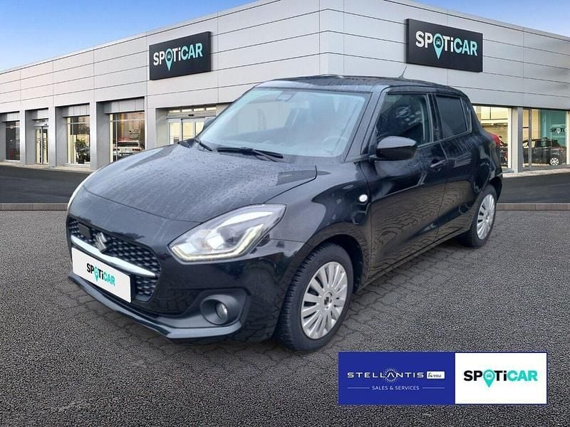Schwarz Gebraucht 2023 Suzuki Swift Comfort Kleinwagen | 16.870 € - Bild 1/4