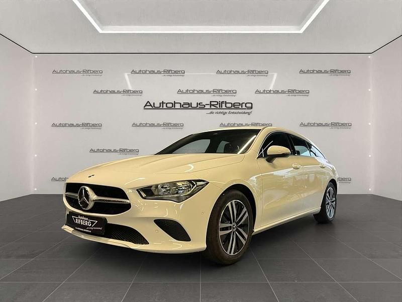 Polarweiss unilack Gebraucht 2022 Mercedes CLA200 Business Kombi | 24.890 € (Fairer Preis) - Bild 1/4