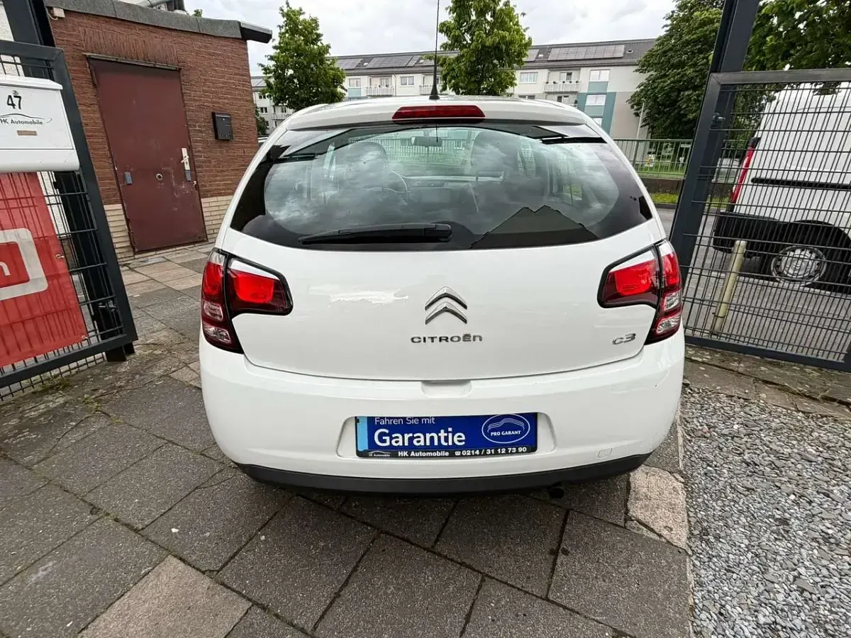 Usado Citroën C3 Attraction 68 CV (50 kW) 2014 Blanco Utilitario