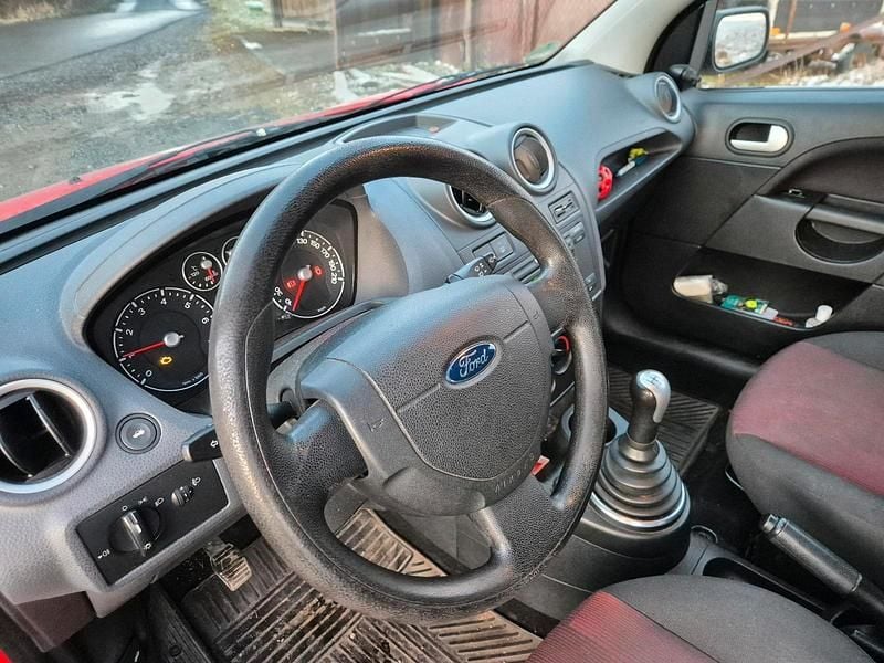 Gebraucht Ford Fiesta 70 PS (51 kW) 2006 Rot Kleinwagen
