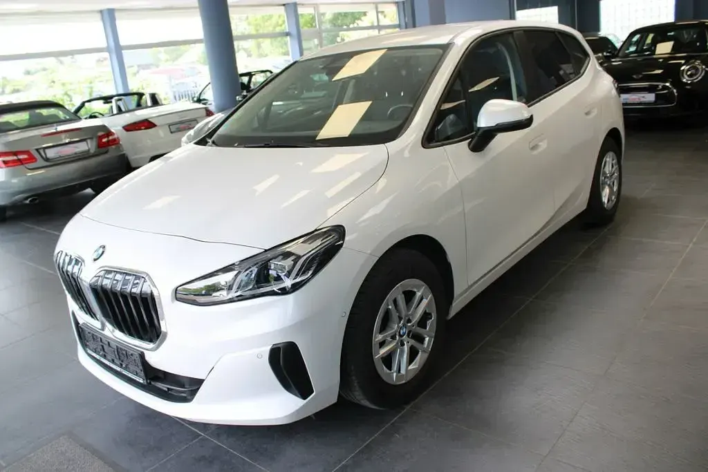 Gebraucht BMW 218 Active Tourer 150 PS (110 kW) 2024 Weiß Van / Kleinbus