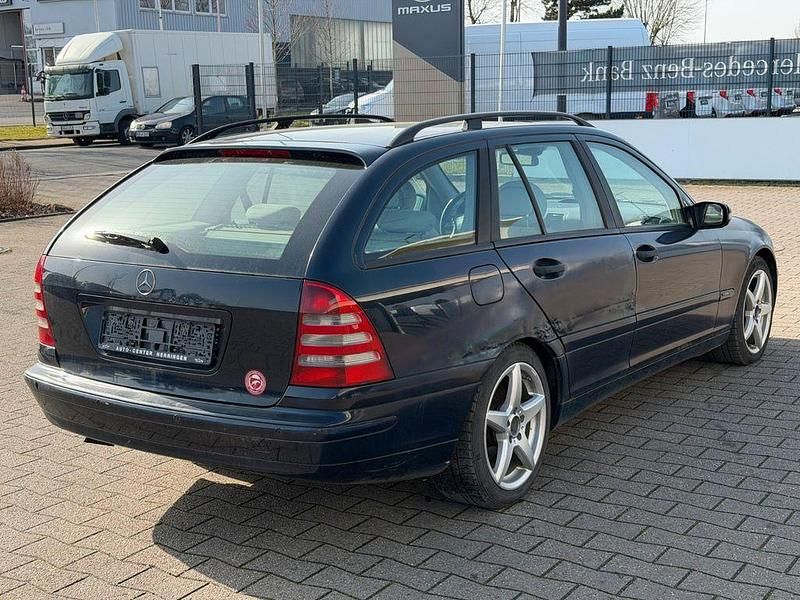 Gebraucht Mercedes C270 170 PS (125 kW) 2003 Blau Limousine