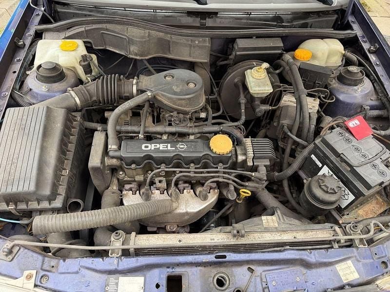 Gebraucht Opel Astra Style 75 PS (55 kW) 1997 Blau Limousine