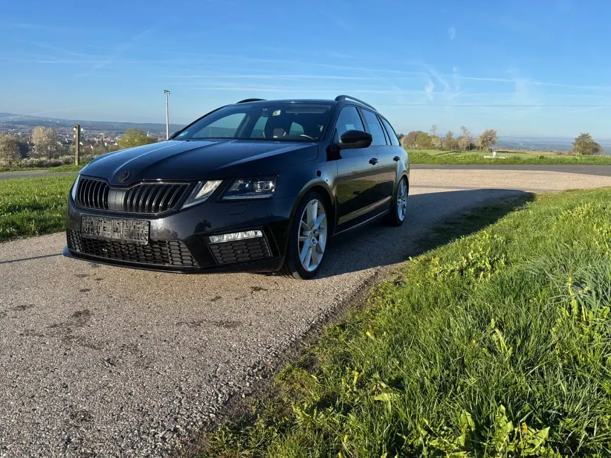 Używany Skoda Octavia RS 184 KM (135 kW) 2017 Czarny Kombi