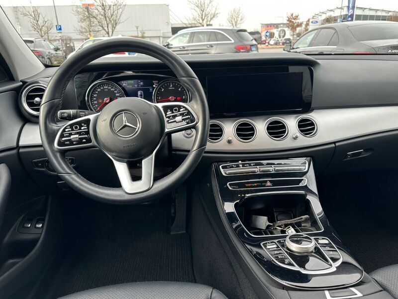 Gebraucht Mercedes E300 194 PS (142 kW) 2019 Schwarz Kombi