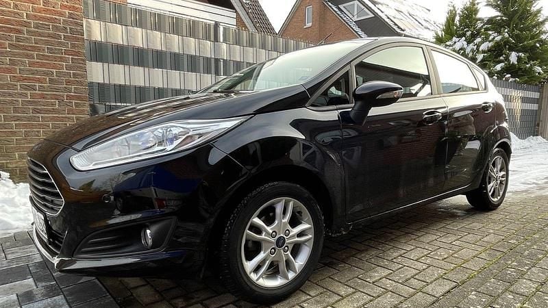 Gebraucht Ford Fiesta SYNC Edition 80 PS (58 kW) 2015 Schwarz Kleinwagen