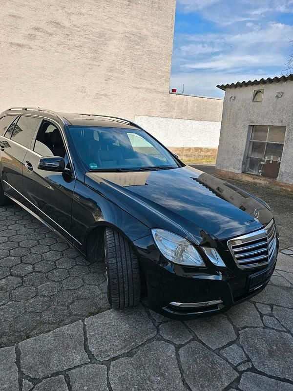 Gebraucht Mercedes E300 Avantgarde 231 PS (169 kW) 2012 Schwarz Kombi