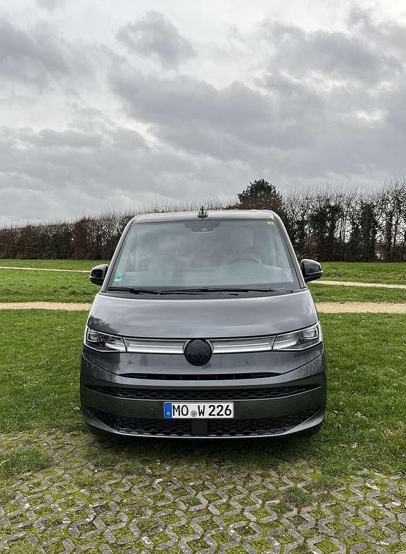 Gebraucht VW Multivan Edition 204 PS (150 kW) 2023 Grau Van