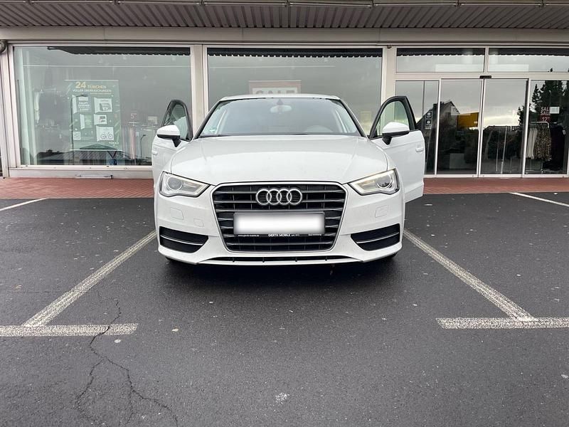 Gebraucht Audi A3 110 PS (80 kW) 2014 Weiß Limousine