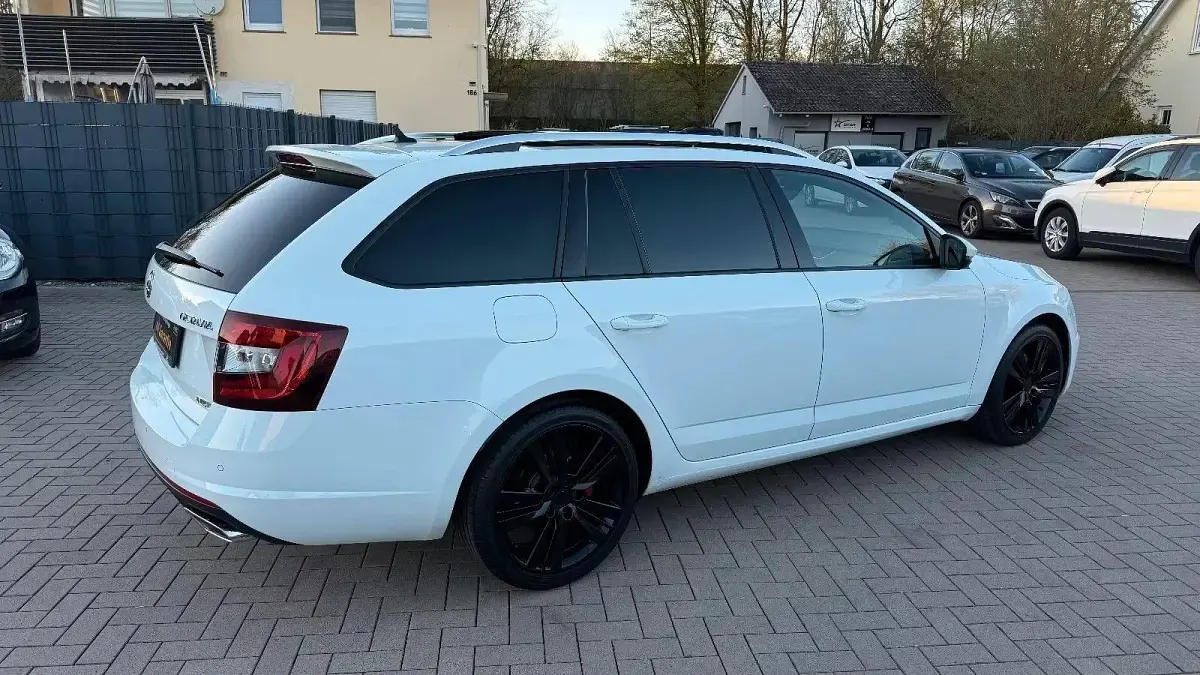 Gebraucht Skoda Octavia RS 184 PS (135 kW) 2018 Weiß Kombi