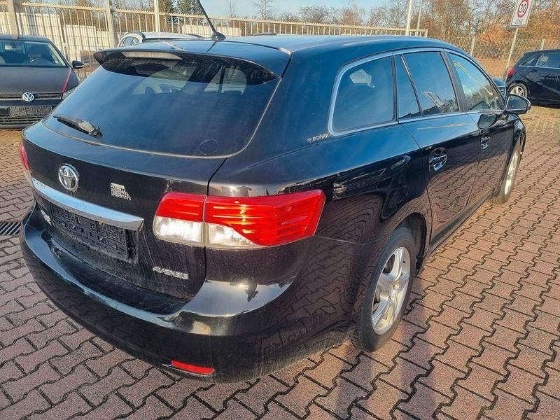 Gebraucht Toyota Avensis Edition 124 PS (91 kW) 2014 Schwarz Kombi