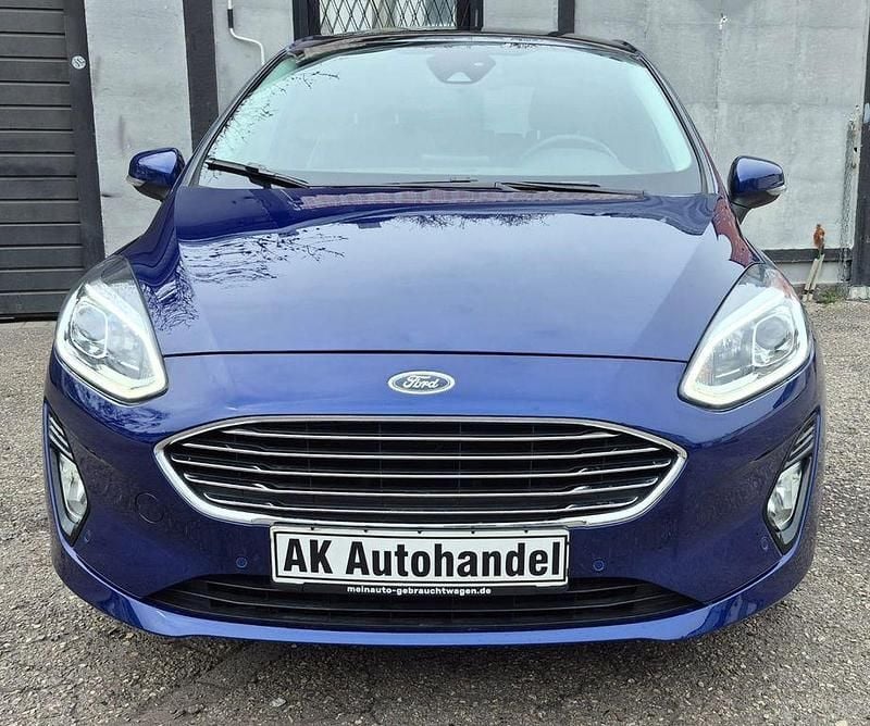 Gebraucht Ford Fiesta Titanium 125 PS (91 kW) 2018 Blau Kleinwagen
