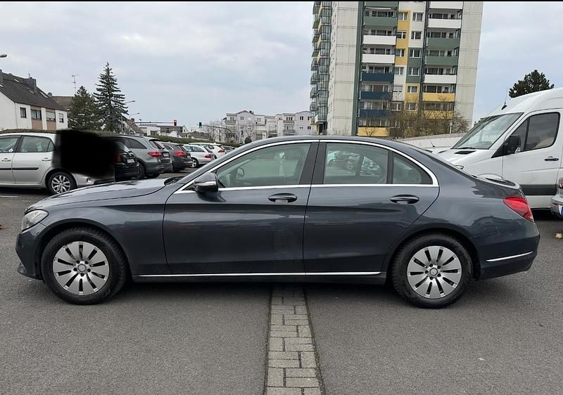 Grau Gebraucht 2014 Mercedes C220 Limousine | 11.499 € (Etwas zu teuer) - Bild 1/4