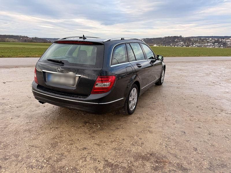 Gebraucht Mercedes C200 Avantgarde 136 PS (100 kW) 2012 Schwarz Kombi