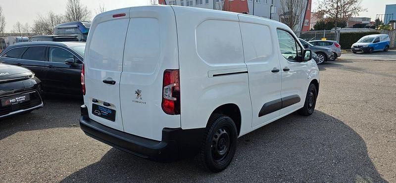 Gebraucht Peugeot Partner 102 PS (75 kW) 2019 Weiß Van / Kleinbus