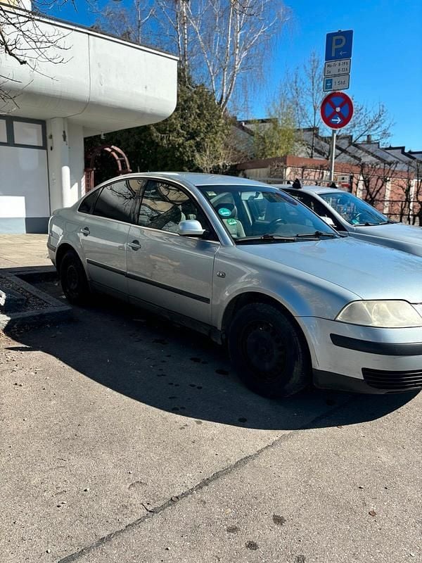 Gebraucht VW Passat 116 PS (85 kW) 2001 Silber Limousine