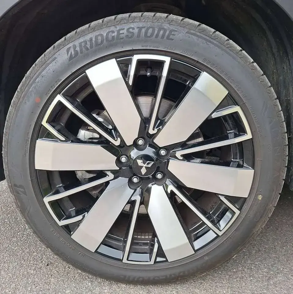 Gebraucht Mitsubishi Outlander P-HEV Edition 306 PS (225 kW) 2025 Basaltgrau (metallic) SUV
